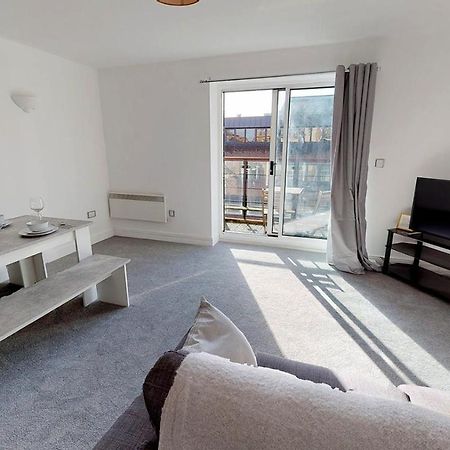 2 Bedroom Apartment Dgl Serviced Accommodation Southampton City Centre Exterior photo